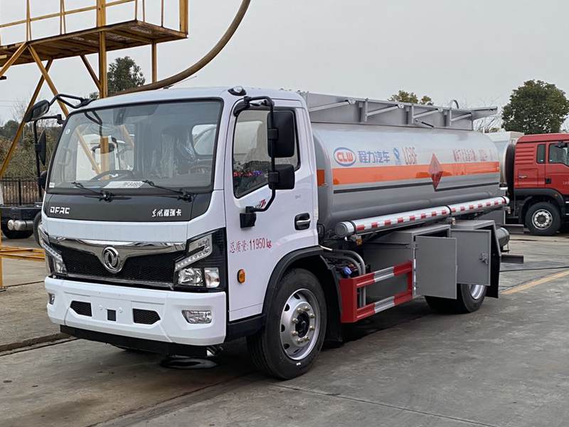 东风福瑞卡加油车